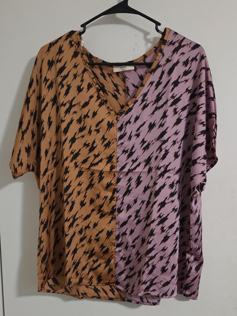 entro Colorblock Houndstooth V-Neck Tunic - Pink & Tan
